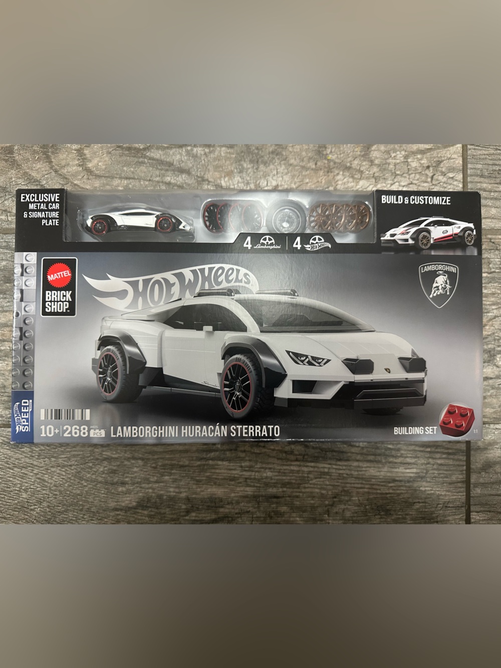 Hot Wheels White Lamborghini Huracán Sterrato Building Set - Kids Toy Car